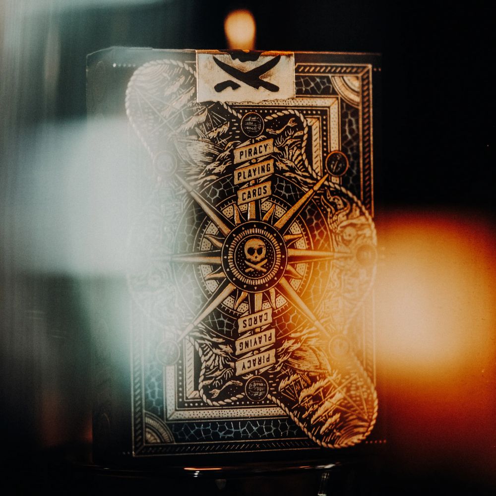 Piracy playing cards - single deck box with light flares